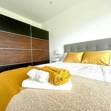 Casa Iroko - A Modern Villa, With Private Pool, In A Quiet Area Villa Nadadouro