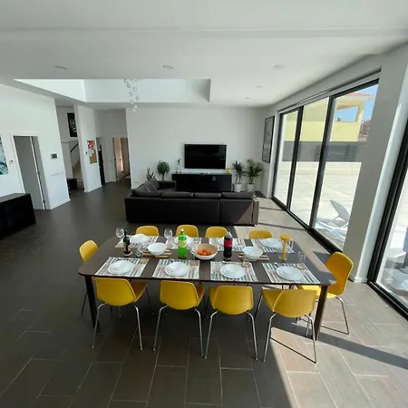 Casa Iroko - A Modern Villa, With Private Pool, In A Quiet Area Villa *