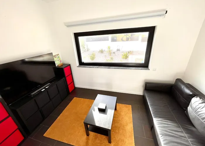 Casa Iroko - A Modern Villa, With Private Pool, In A Quiet Area Willa Nadadouro