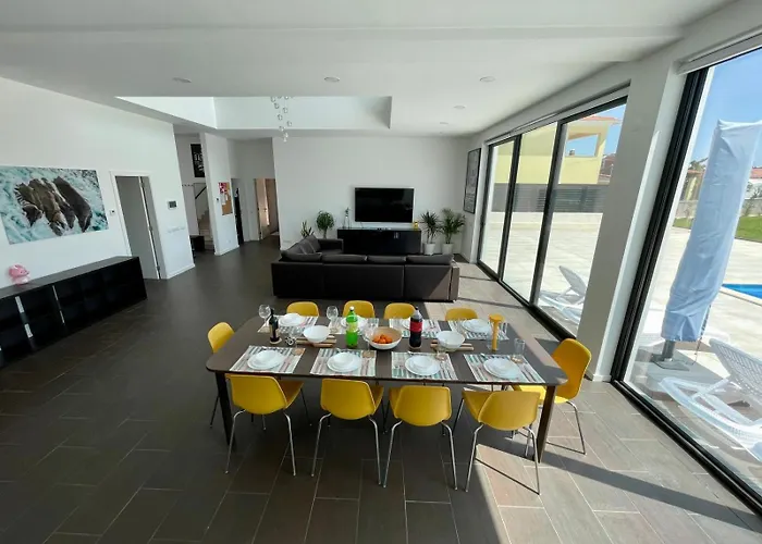 Casa Iroko - A Modern Villa, With Private Pool, In A Quiet Area Willa *