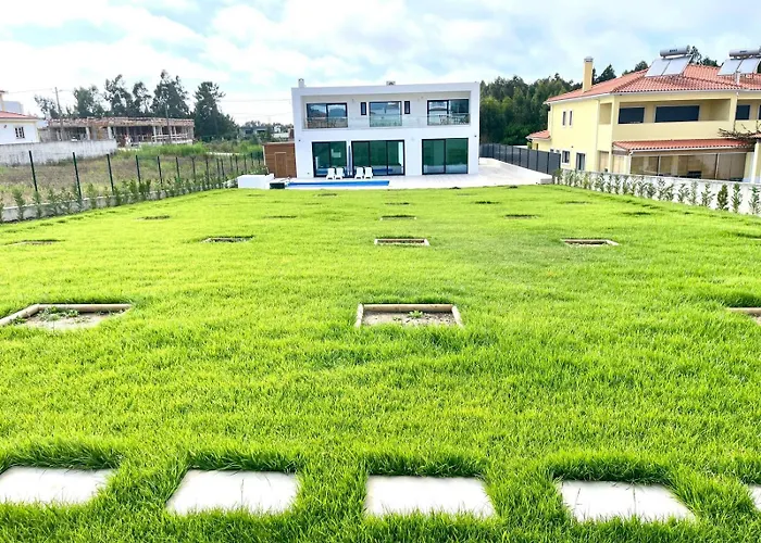 Casa Iroko - A Modern Villa, With Private Pool, In A Quiet Area Willa Nadadouro